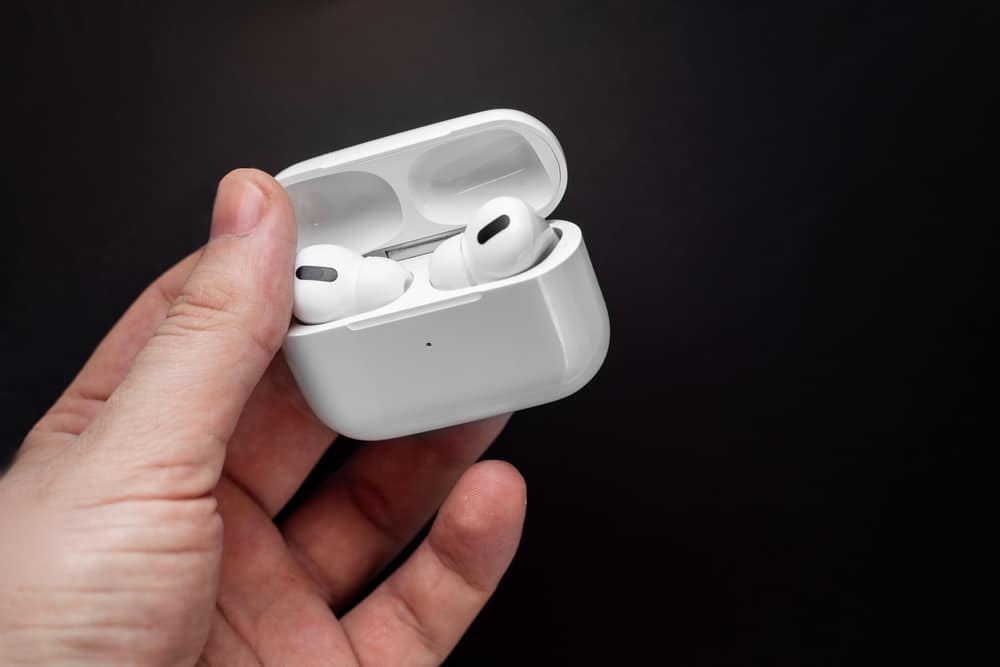 How to Connect Airpods to Hisense Tv 
