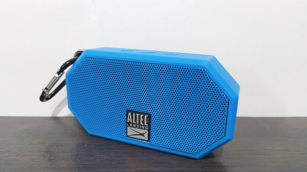 how to pair iphone with altec lansing speaker