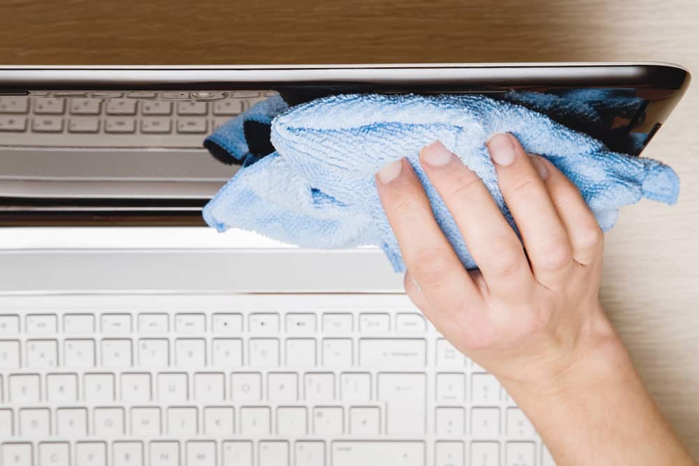 How To Clean Fingerprints Off A Laptop Screen DeviceTests