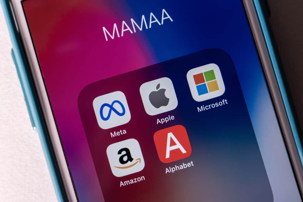 Apps Folder On Iphone (Meta, Apple, Microsoft, Amazon, Alphabet - Mamaa)