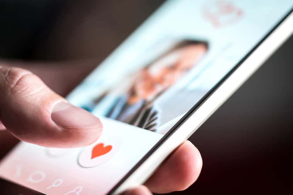 do free dating apps make money