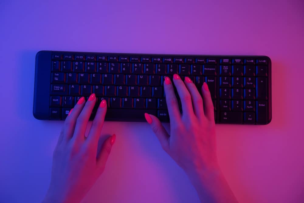 How Does A Wireless Keyboard Work Explained DeviceTests
