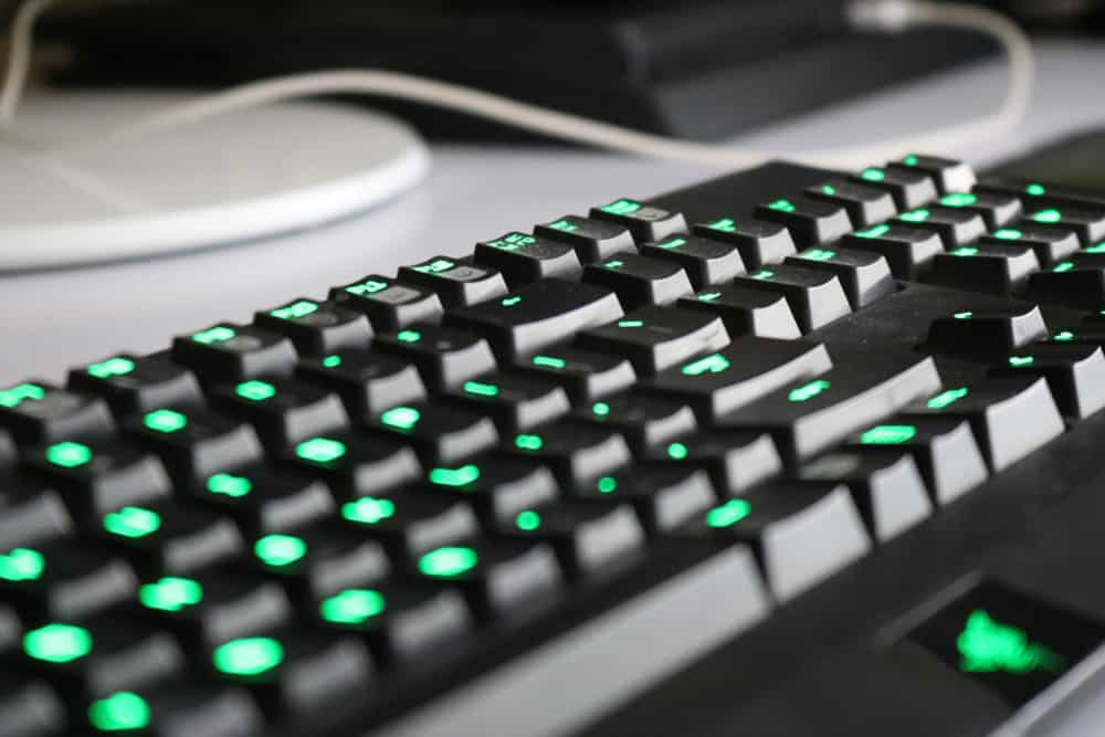 how to clean razer laptop keyboard