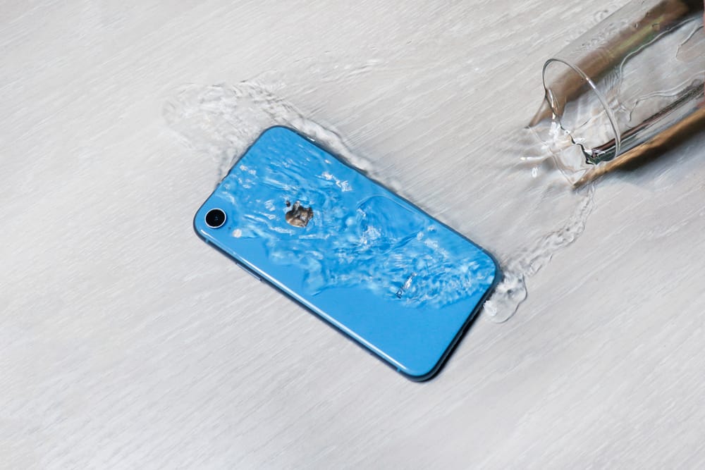 How To Eject Water From iPhone (Complete Guide 2023) | DeviceTests