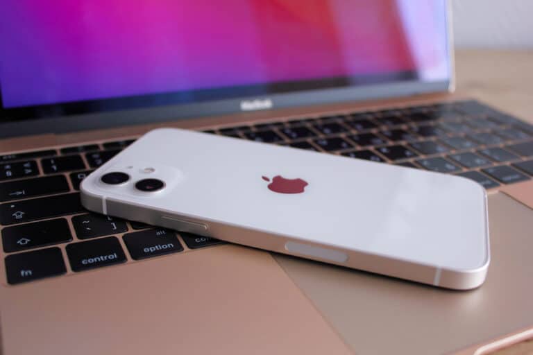 How Many Lumens Is an iPhone Flashlight? (Updated 2023) DeviceTests