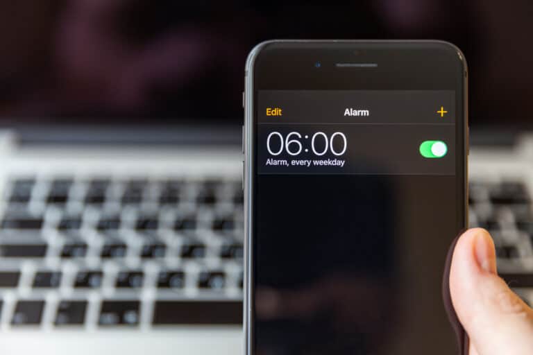 how-to-set-a-recurring-alarm-on-iphone-complete-guide-devicetests