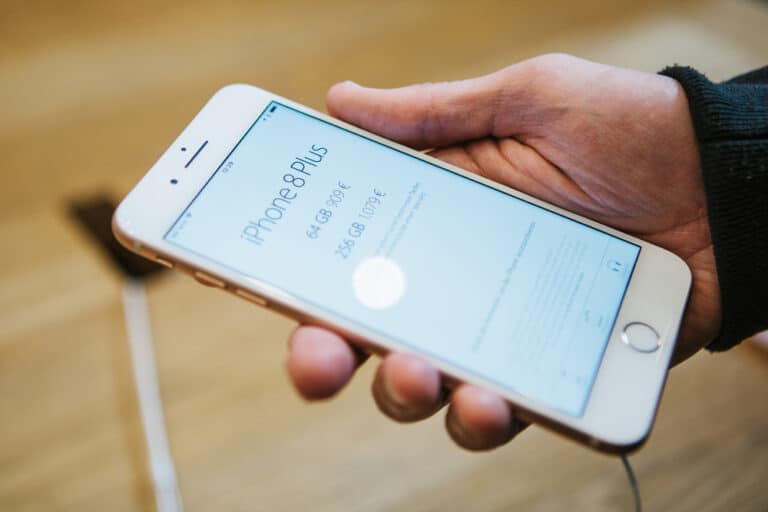 How To Play MP4 on iPhone DeviceTests