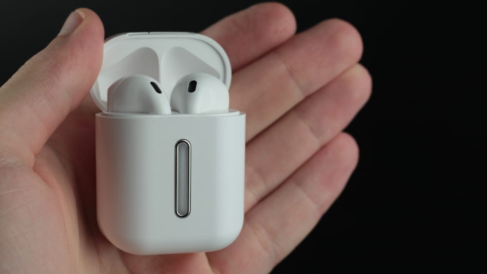 How Waterproof Are AirPods? (Updated 2023) DeviceTests